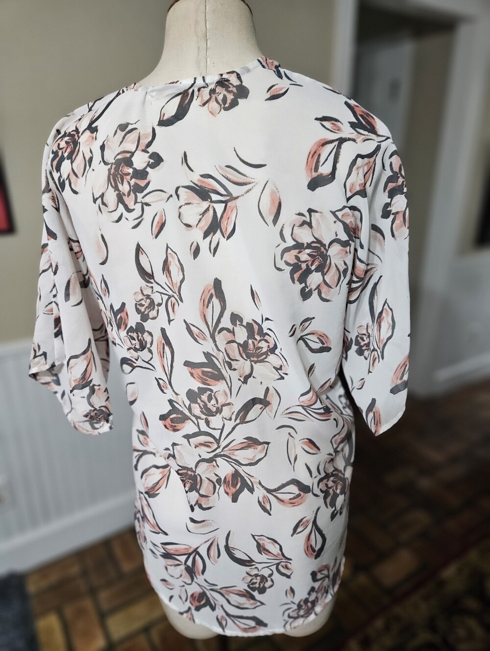 Liberty Love Floral Kimono Large - Picture 3 of 4